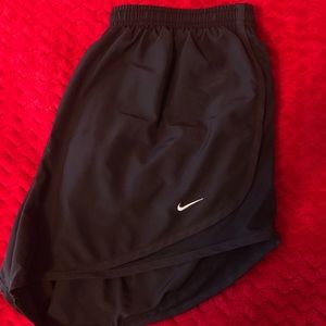 Black nike tempo shorts
